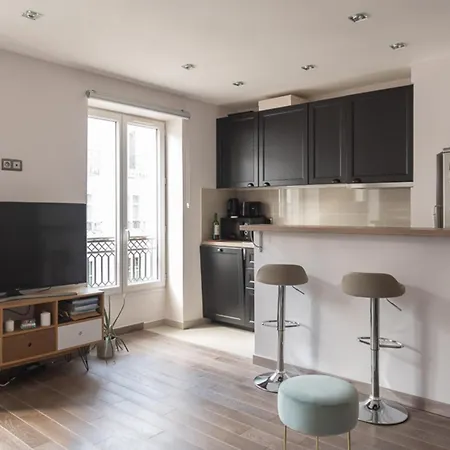 Pleasant 40 M Near Pigalle Apartment *